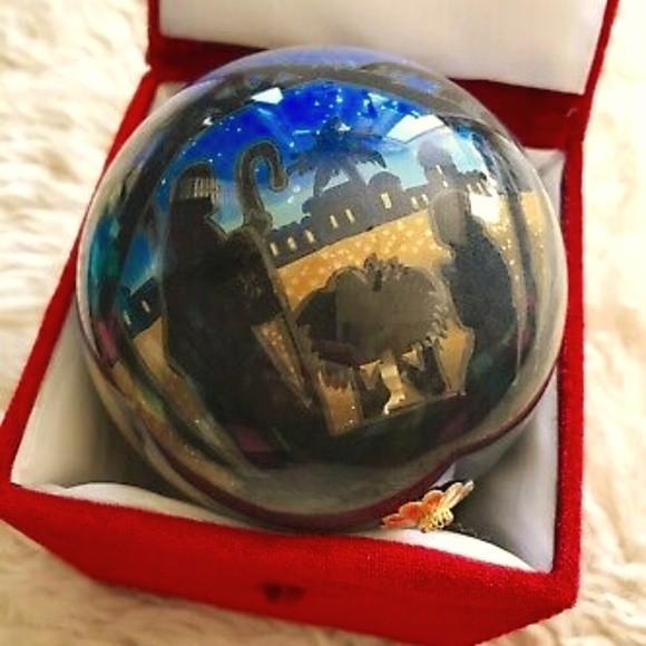 2020 NATIVITY GLASS 100 MM LARGE BALL ORNAMENT - Picture 1 of 7
